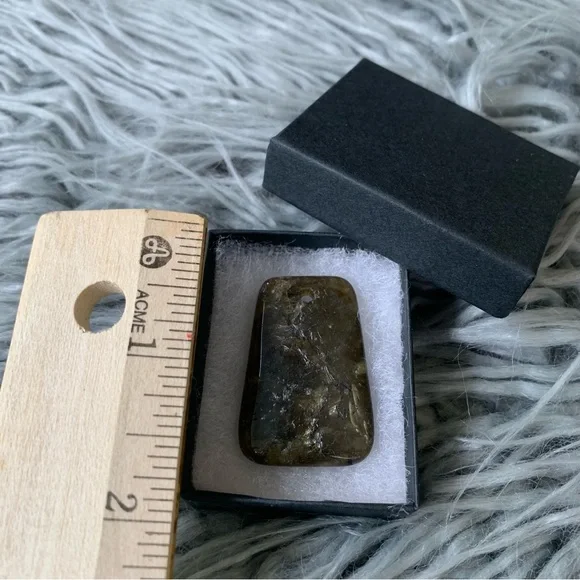 Labradorite Pendant - Picture 6 of 8